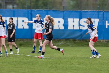 Bild 94 - wBJ Hamburger SV - Eimsbuettler TV : Ergebnis: 4:0